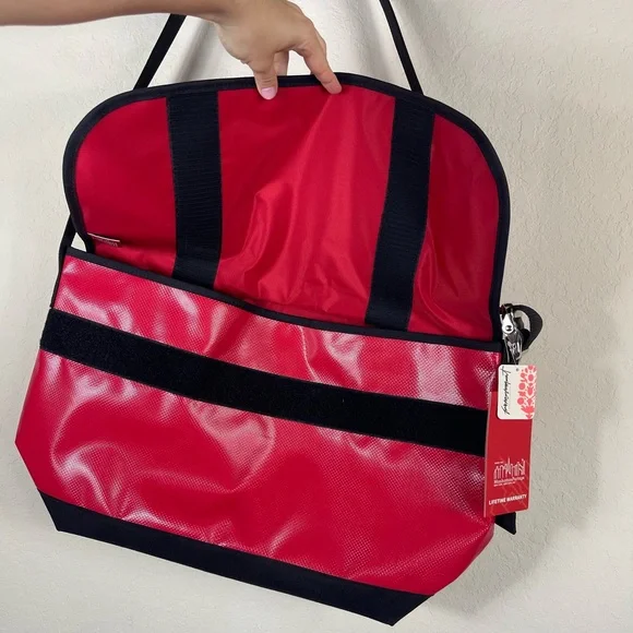 FP Movement x Manhattan Portage Vinyl Vintage Messenger Bag Red NWT - Picture 9 of 10